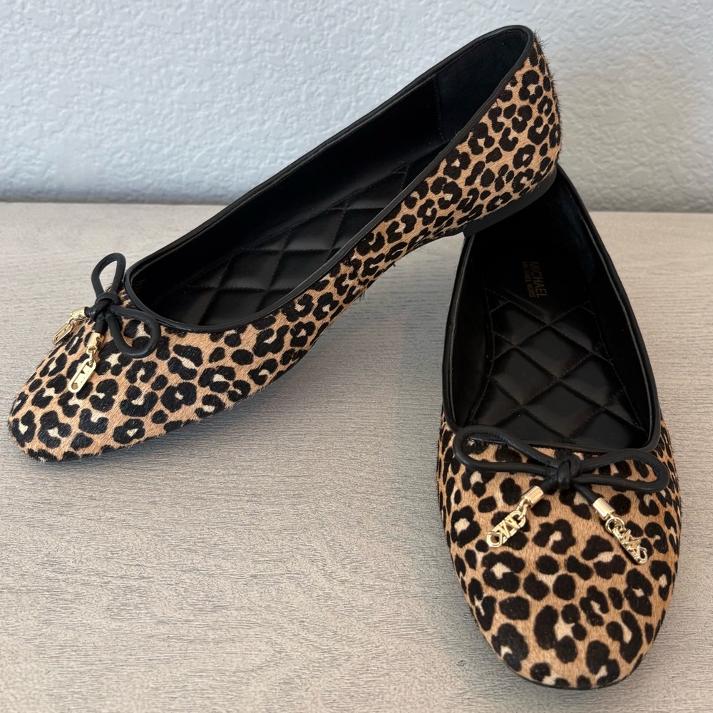 Michael Kors Leopard Print Calf Hair Ballet Flats w/Leather Bow sz 9.5 like new